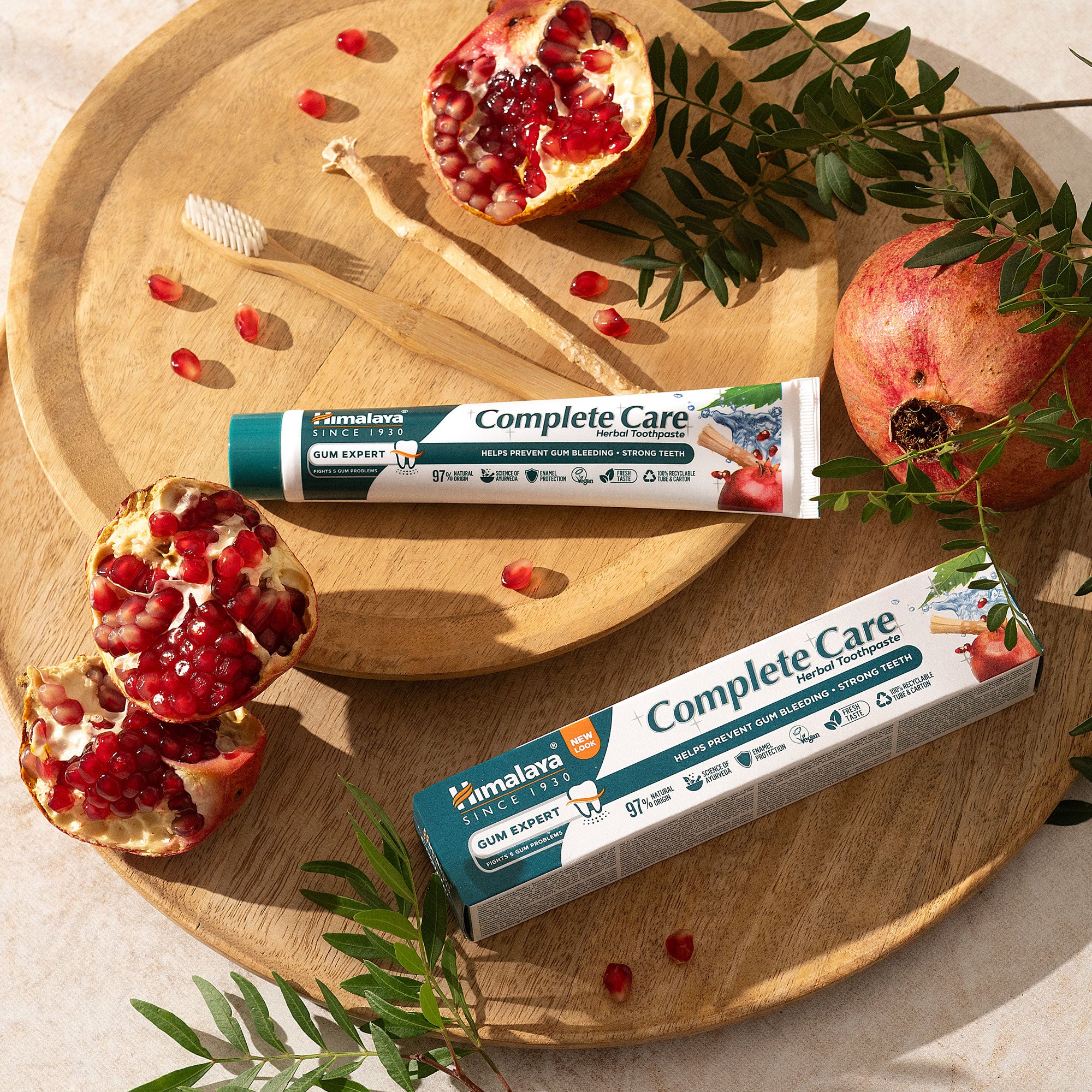 Himalaya Gum Expert Herbal Toothpaste - Complete Care - 75 ml - Image 2